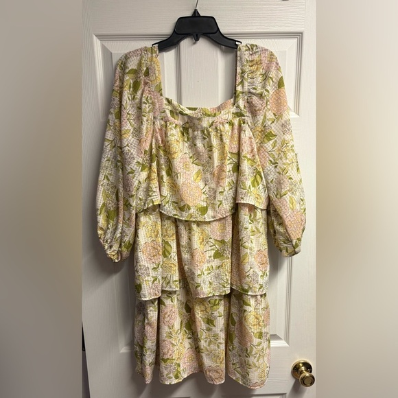 Who What Wear Floral Ruffle/Tiered Bishop Sleeve Dress Size Large - Picture 2 of 5